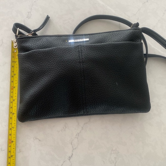 ROOTS 73 Small Black Crossbody Bag with adjustable strap great for travel - Picture 13 of 16